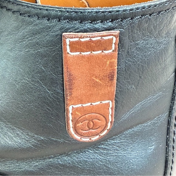 Chanel Black Leather Quilted Lace-Up Ankle Boots EU 37.5 - Picture 11 of 16